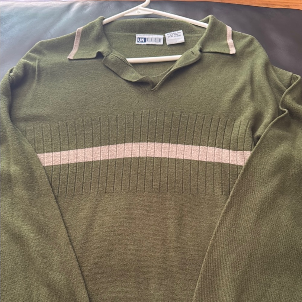 Lightweight sweater